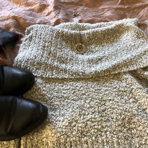 Sweater - Picture 2 of 3